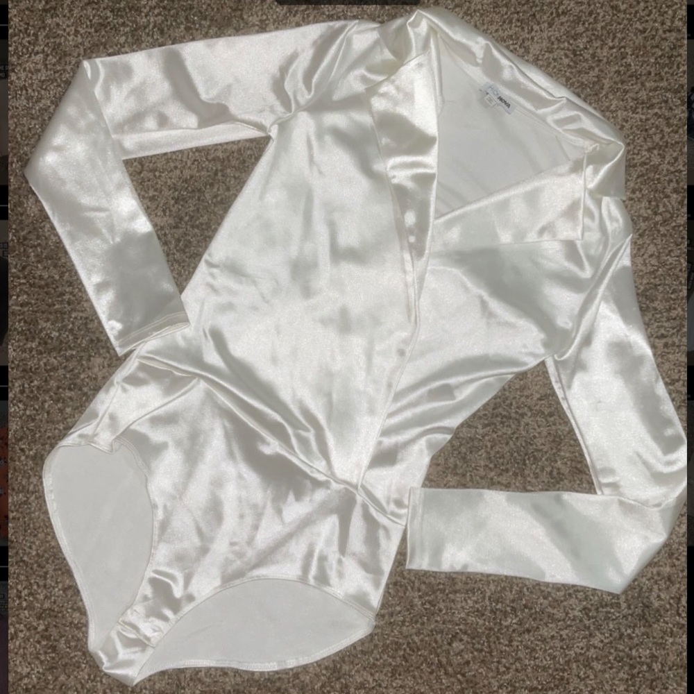 Fashion Nova Bodysuit. Never worn. Tags still on